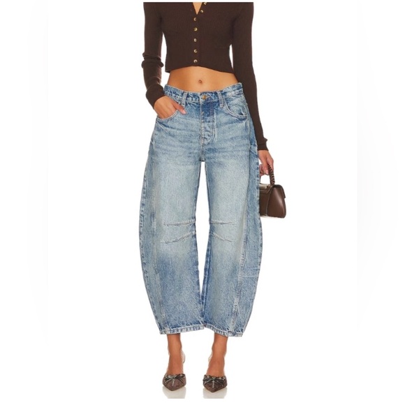 We The Free Denim - We The Free Good Luck Mid Rise Barrel Jeans in Ultra Light Beam Size 27